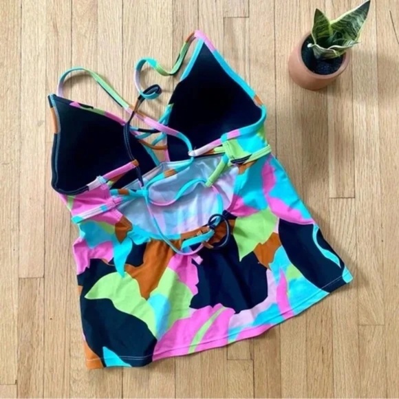 Hula Honey Colorful Camo Strappy V-Neck Tankini Swim Top – Size M - Picture 6 of 9